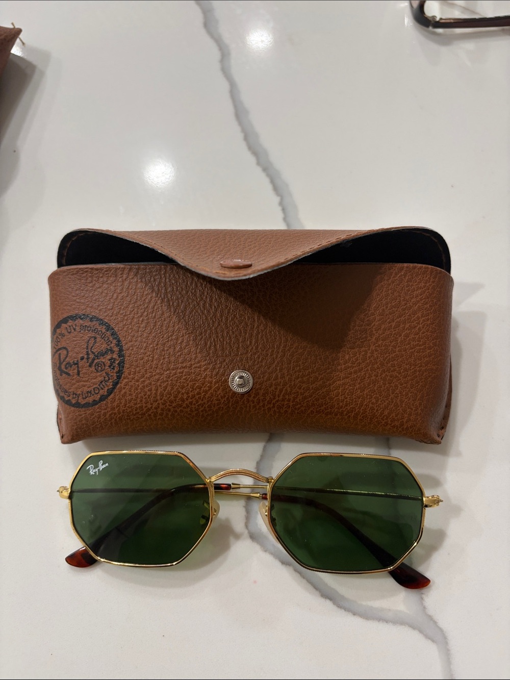 Ray-Ban Men’s Gold Frame Sunglasses with Green Lenses